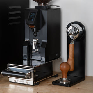 EspressoFlo Siebträgerhalter mit Tamperablage